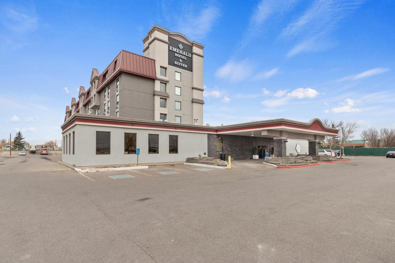 Emerald Hotel & Suites Calgary Airport Exterior photo