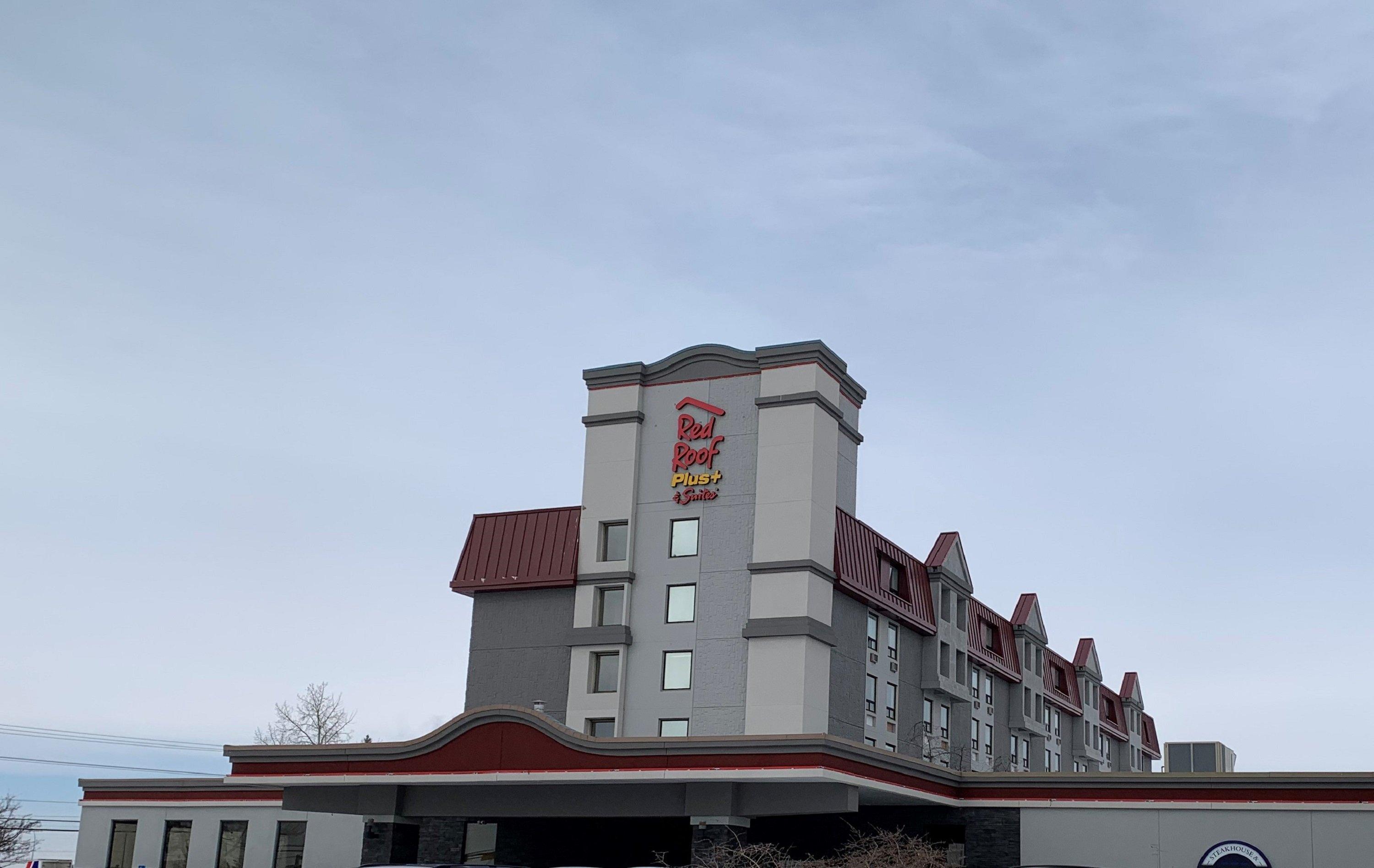 Emerald Hotel & Suites Calgary Airport Exterior photo